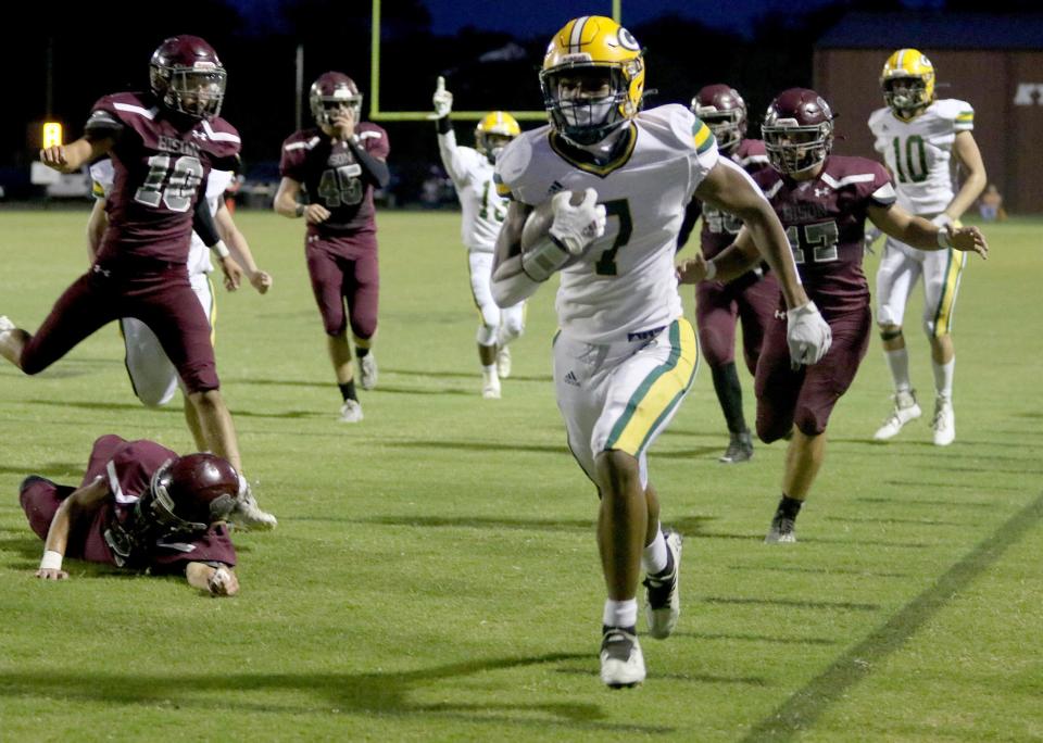 Gallatin’s Jaheim Merriweather streaks down the sideline to score a touchdown against Station Camp on Friday, September 9, 2022.