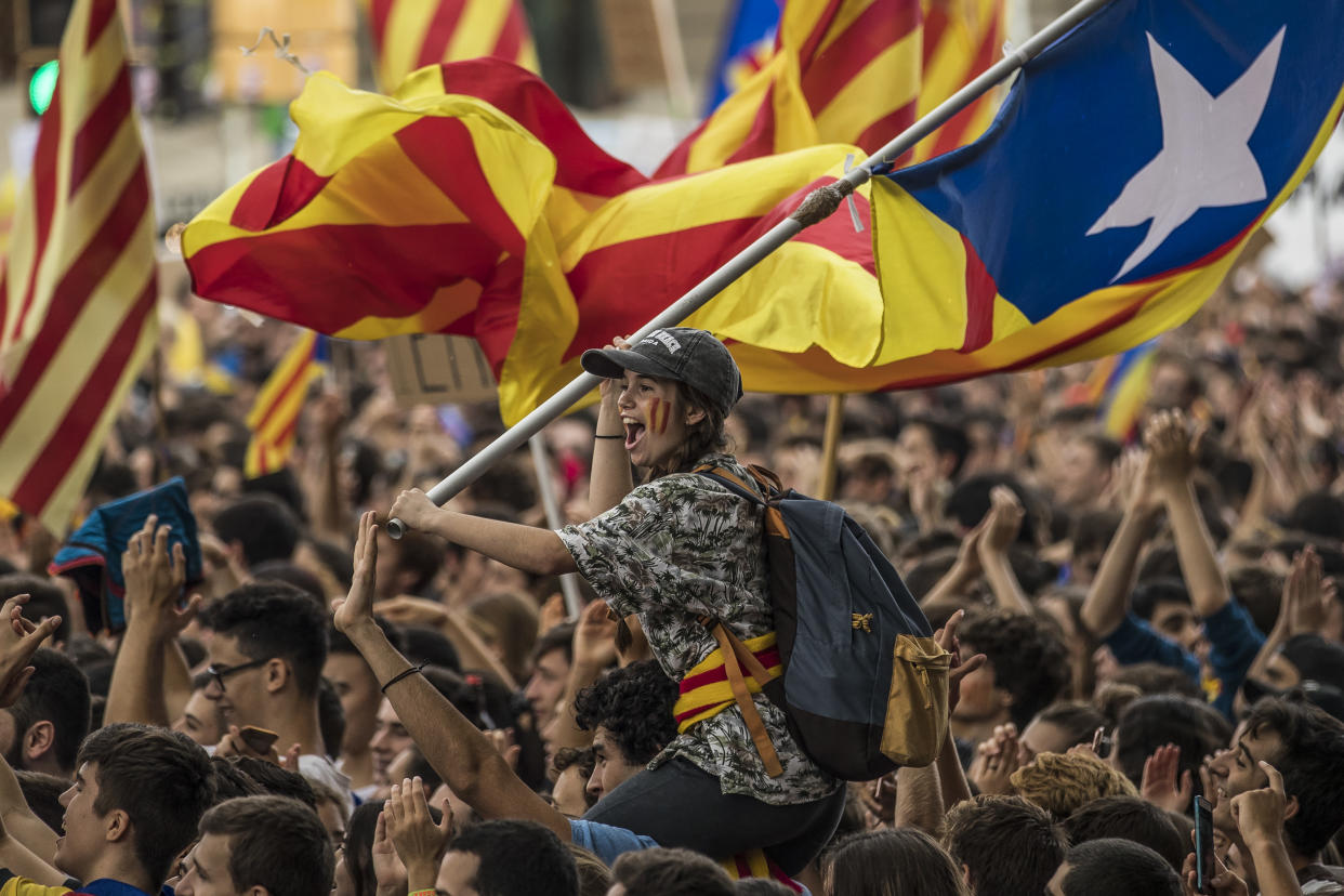 Students demonstrate against the position of the Spanish government to ban the self-determination referendum of Catalonia during a university students strike on Sept. 28, 2017, in Barcelona, Spain. (Photo: Dan Kitwood/Getty Images)