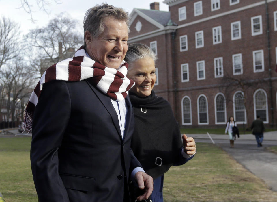 Image: Ryan O'Neal, Ali MacGraw (Elise Amendola / AP)