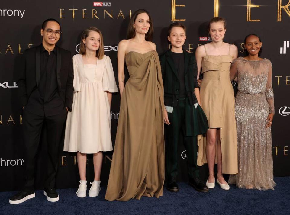 Maddox Jolie-Pitt, Vivienne Jolie-Pitt, Angelina Jolie, Knox Jolie-Pitt, Shiloh Jolie-Pitt, Zahara Jolie-Pitt, Externals Premiere