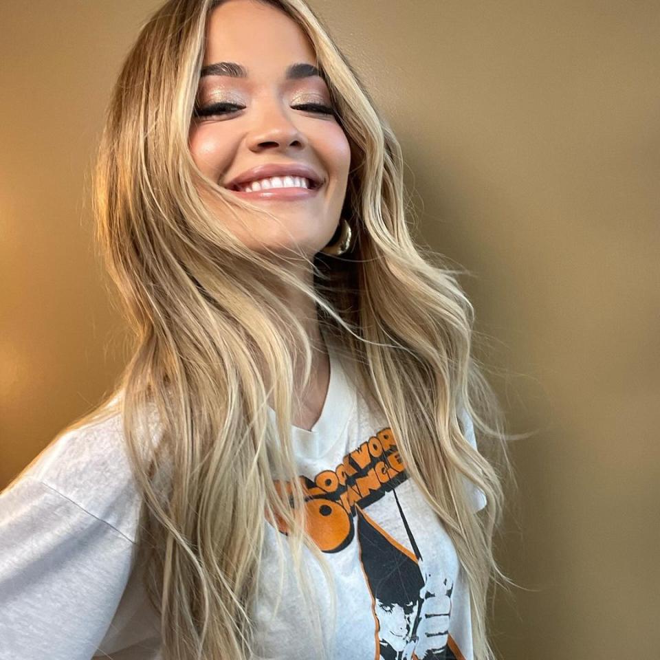 Rita Ora's Leonardo DiCaprio T-shirt is honestly such a Friday mood