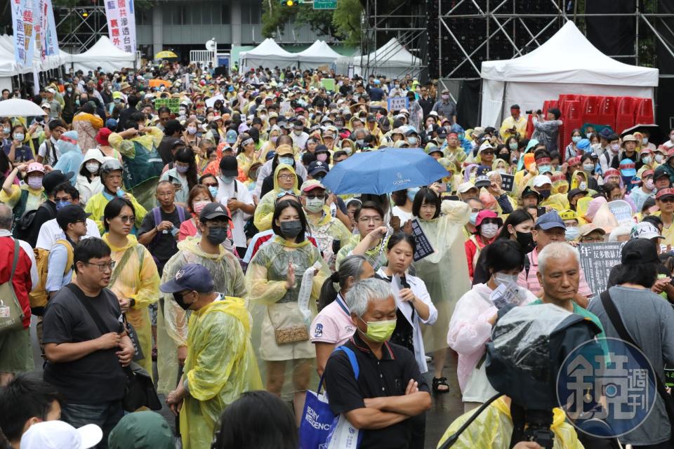 因反國會職權修法，「青鳥行動」528再次於立院外集結。