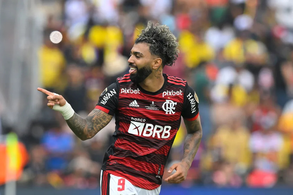 Gabriel Barbosa comemora o gol que deu o título do Flamengo (Foto: Rodrigo Buendia/AFP via Getty Images)