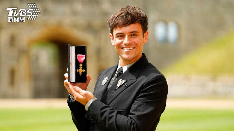 戴利在2022年被授予大英帝國勳章官佐勳章（OBE），以表彰他對跳水、LGBTQ+族群和慈善事業的貢獻。（圖／達志影像美聯社）