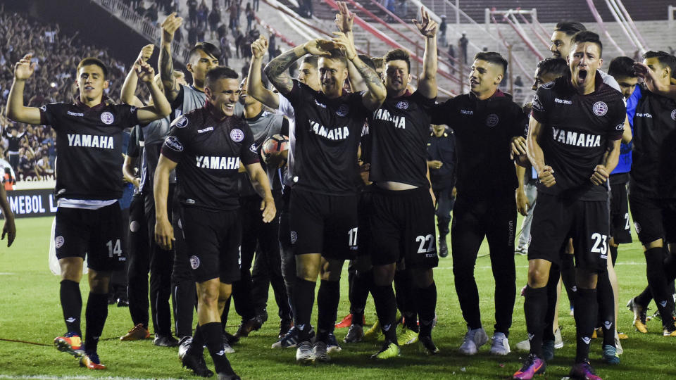 Il Lanús ribalta la sconfitta dell’andata e imponendosi per 4-2 va in finale di Libertadores ed elimina il River: decide un rigore dato col VAR.