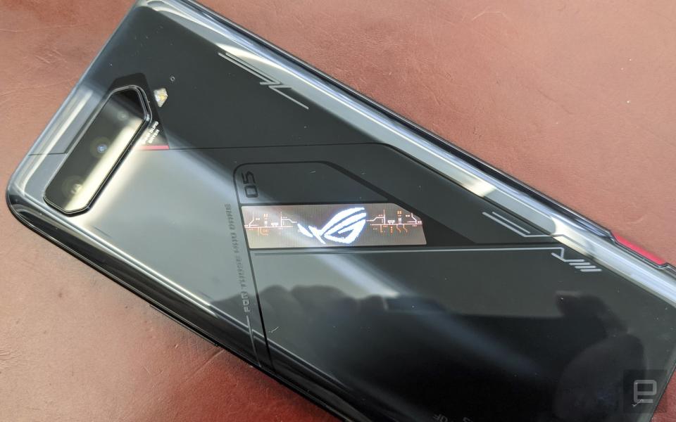 <p>ROG Phone 5s Pro</p>
