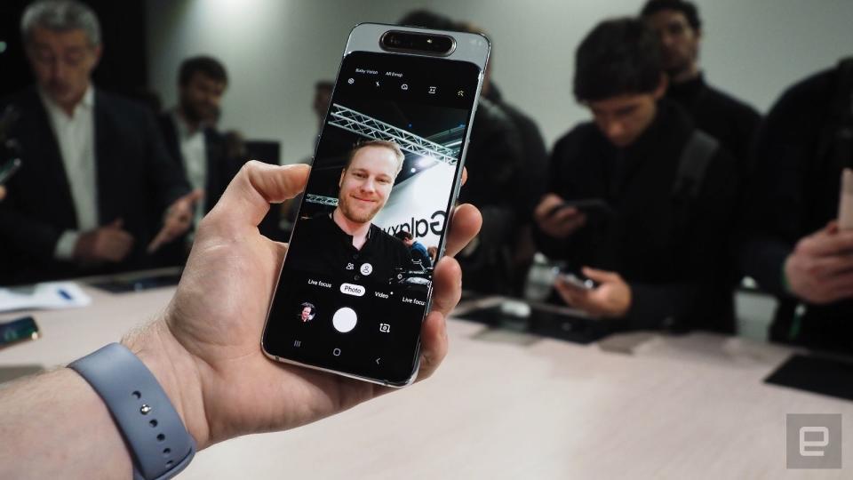 Samsung wants to bring the rotating camera phone back