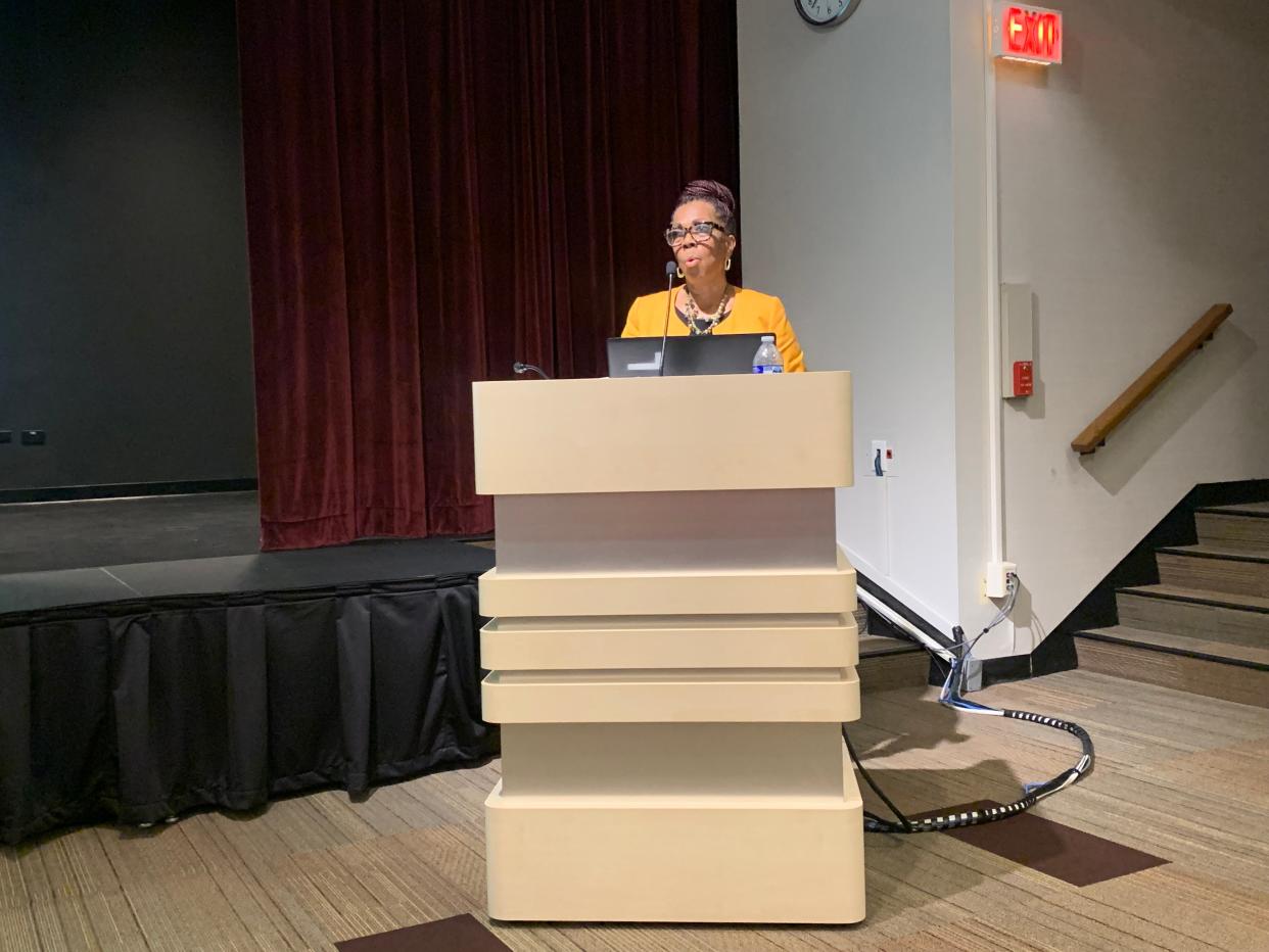 Brown County United Way President and CEO Robyn Davis speaks at the Advocacy Forum which Brown County United Way and the Greater Green Bay Community Foundation hosted in June 2022 in Green Bay, WI.