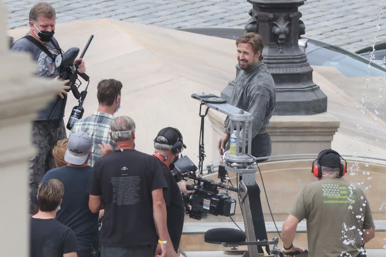 Ryan Gosling en el rodaje de The Gray Man, el thriller de espías que actualmente se está filmando en Praga