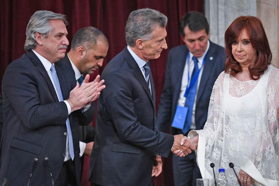 El frío saludo de Cristina Kirchner a Maurcio Macri, en 2019, durante la ceremonia de cambio de mando 