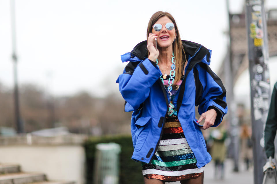 Fashion journalist Anna Dello Russo&nbsp;wore&nbsp;a bright blue jacket in Paris in March. (Photo: Edward Berthelot via Getty Images)