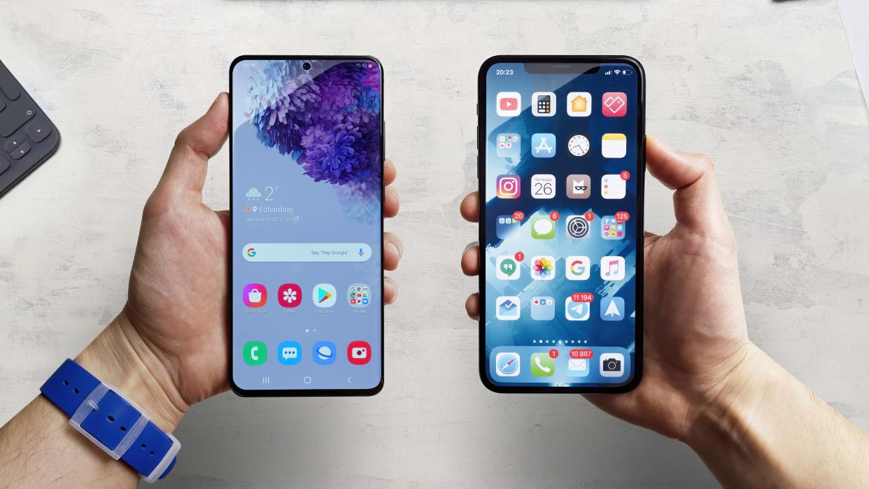  Samsung Galaxy S20 Ultra and Apple iPhone 11 Pro side-by-side. 