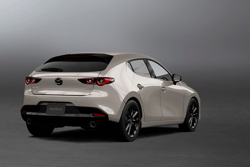 Civic e:HEV市場最直接對手就是Mazda 3 e-Skyactiv X Edition。