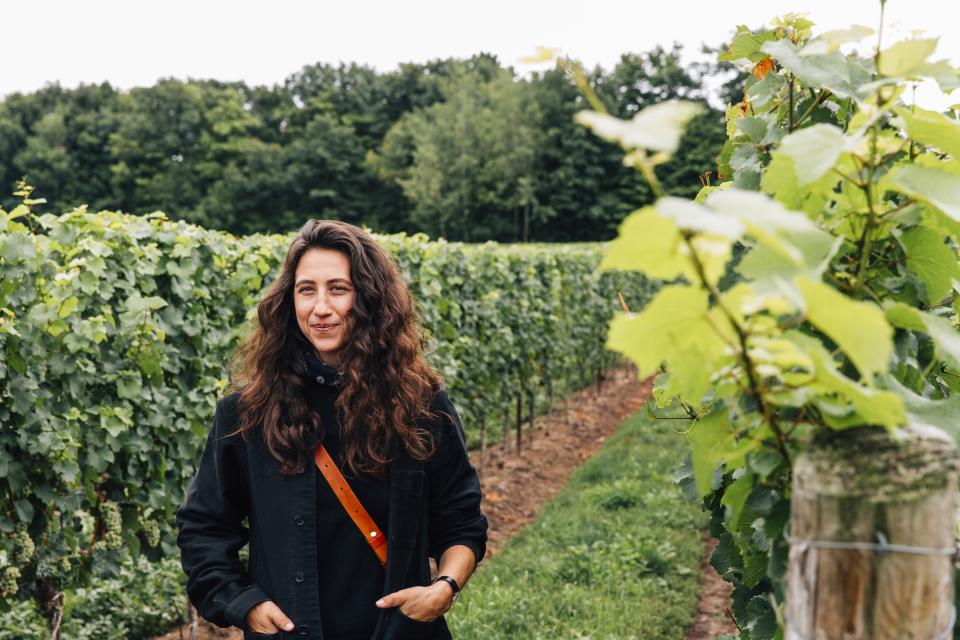 Ashley Ragovin is on a hunting expedition. Not for big game in the traditional sense, but for bottles of rarified vino, which today has lured her from Los Angeles to Canada’s lush [Niagara Region](http://bit.ly/2ztdlKh). A longtime sommelier, Ragovin has honed her palate to seek out the distinctive and uncommon—wines that convey a point of view, a place in time.