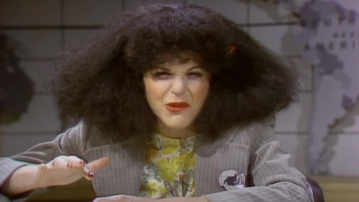  Gilda Radner on SNL. 