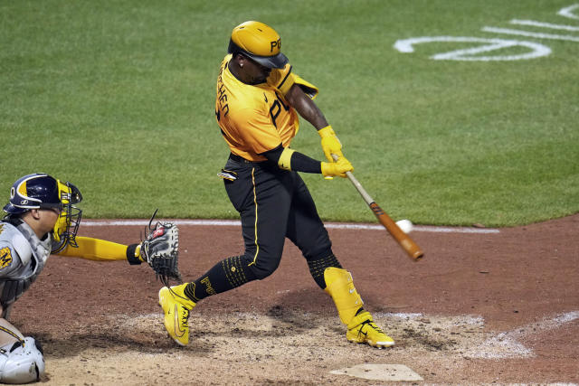 Santana's HR in 9th inning rallies Pirates past Brewers 8-7 - Record Herald