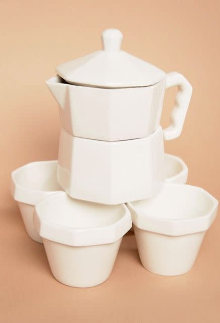 9) Doiy Coffee Pot & Four Mugs Gift Set, £55