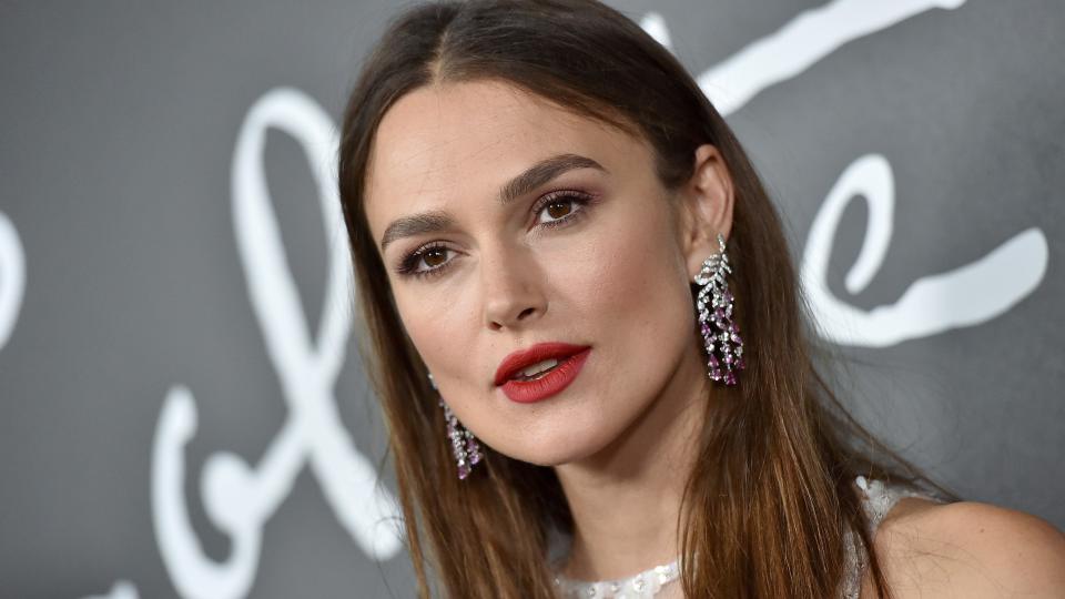 Keira Knightley is pictured with brunette hair whilst arriving at the premiere of Bleecker Street Media's 'Colette' at Samuel Goldwyn Theater on September 14, 2018 in Beverly Hills, California.