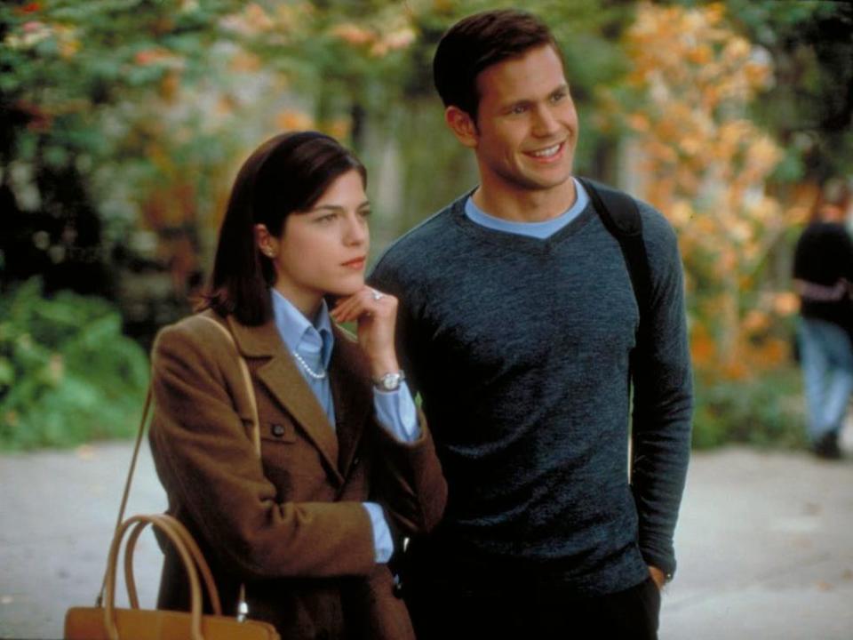 Selma Blair as Vivian Kensington and Matthew Davis as Warner Huntington III in Legally Blonde