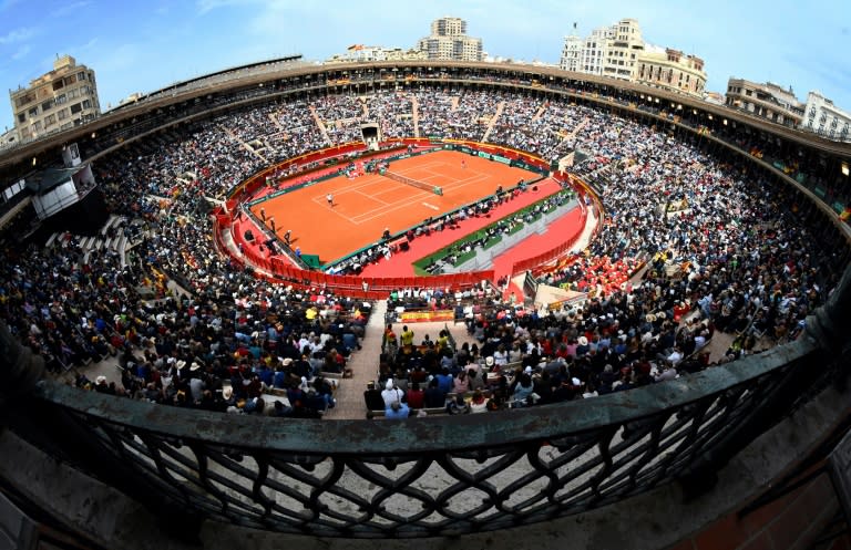 General view of the Valencia's bullring during the Davis Cup quarter-final tennis match between Spain's David Ferrer and Germany's Alexander Zverev, on April 6, 2018