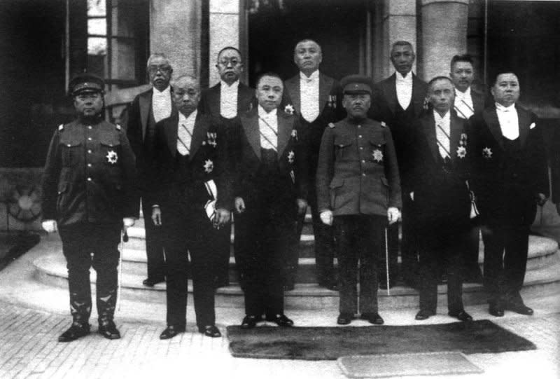 滿州國政要，謝介石(下排左二)為外交部長。