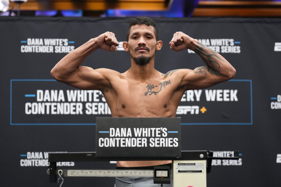 LAS VEGAS, NEVADA – SEPTEMBER 26: Rafael Estevam of Brazil poses on the scale during Dana White’s Contender series season six, week ten weigh-in at Palace Station on September 26, 2022 in Las Vegas, Nevada. (Photo by Chris Unger/Zuffa LLC)