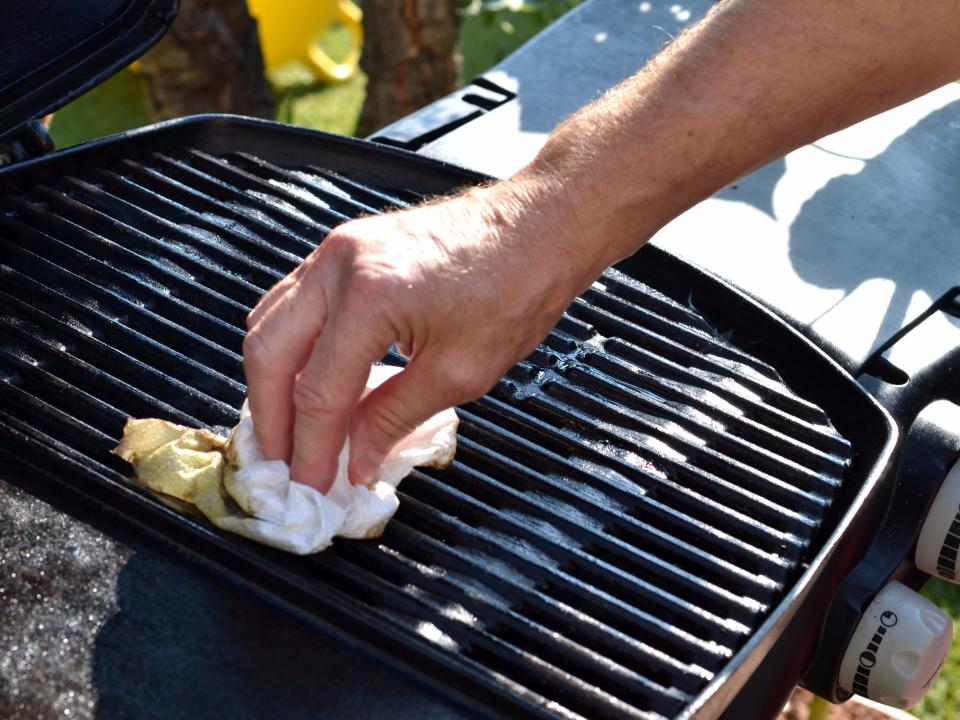 cleaning grill