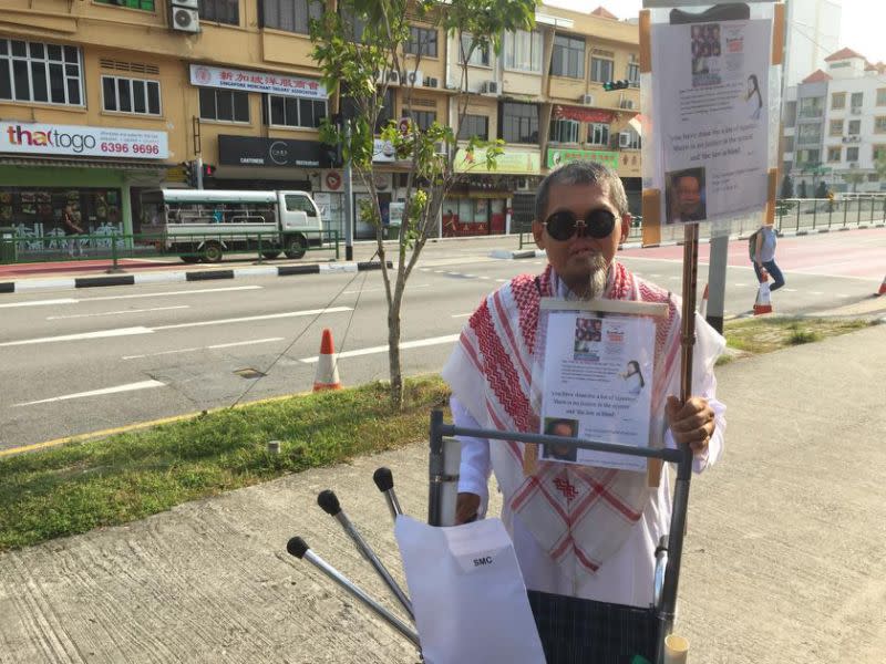 Zeng Guoyuan, 65, whose walking stick was broken by a police senior staff sergeant. (Yahoo News Singapore file photo)