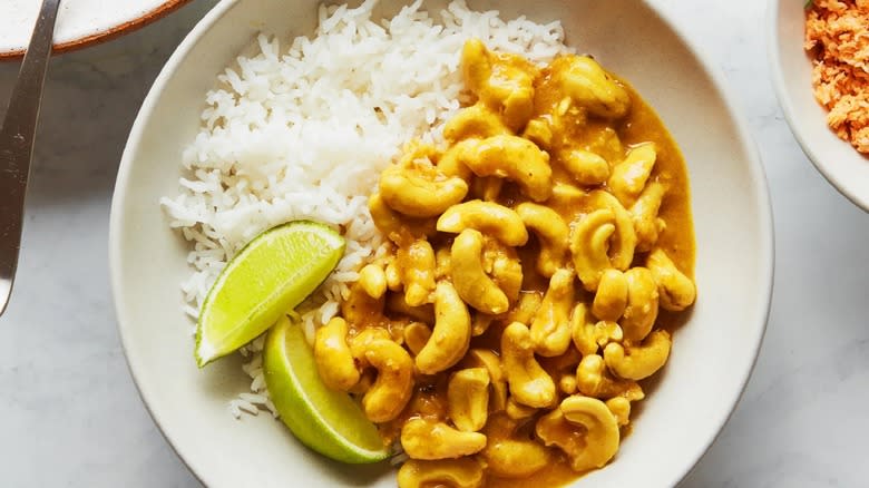Cashew curry with rice
