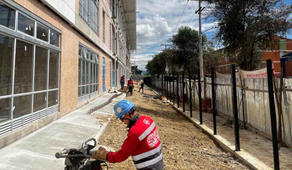 Consiga trabajo en obra de colegio de Kennedy, en Bogotá. Imagen: RenoBo.