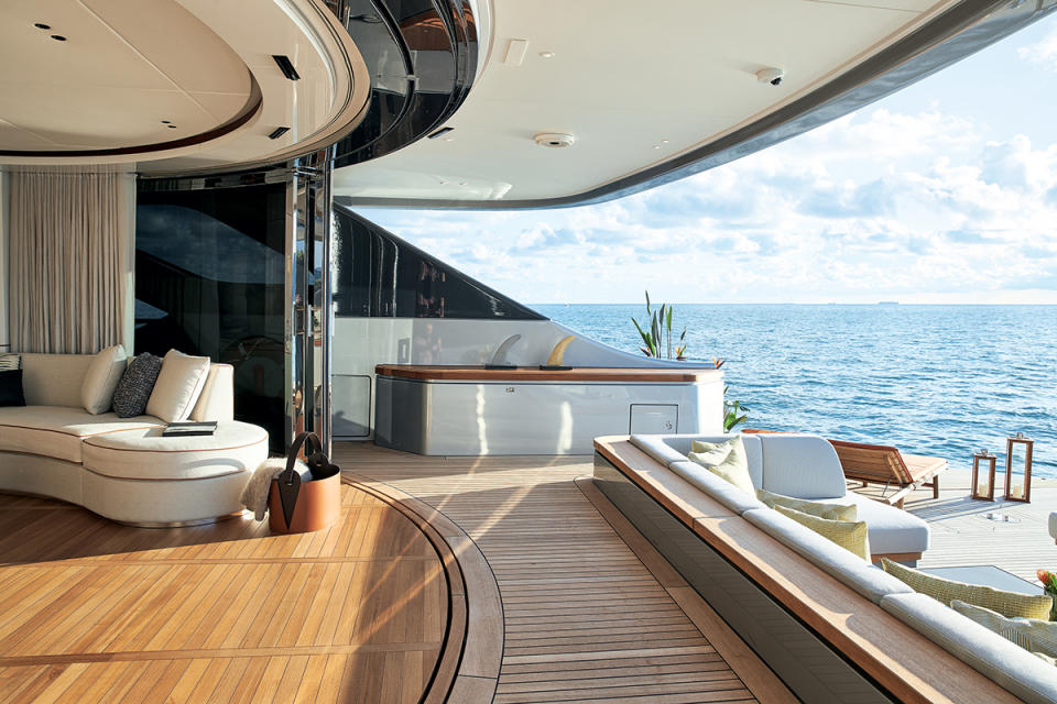 Bonetti/Kozerski, based in New York, aimed for nonchalant elegance with its Oasis series for Benetti.