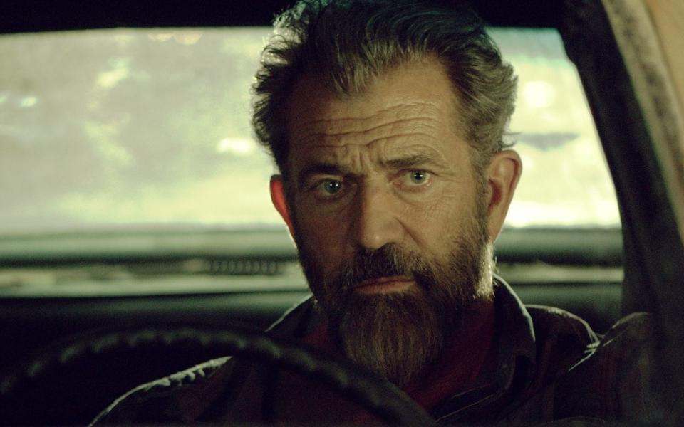 Nachdem er zwischenzeitlich fast nur noch durch seine Eskapaden von sich reden machte, konzentriert sich Mel Gibson inzwischen wieder verstärkt und mit beachtlichem Erfolg aufs Filmemachen. Für seine Rolle in "Blood Father" (Bild) erntete er 2016 viel Lob, für seine Regiearbeit "Hacksaw Ridge - Die Entscheidung" im gleichen Jahr sogar eine Oscar-Nominierung. (Bild: Splendid)