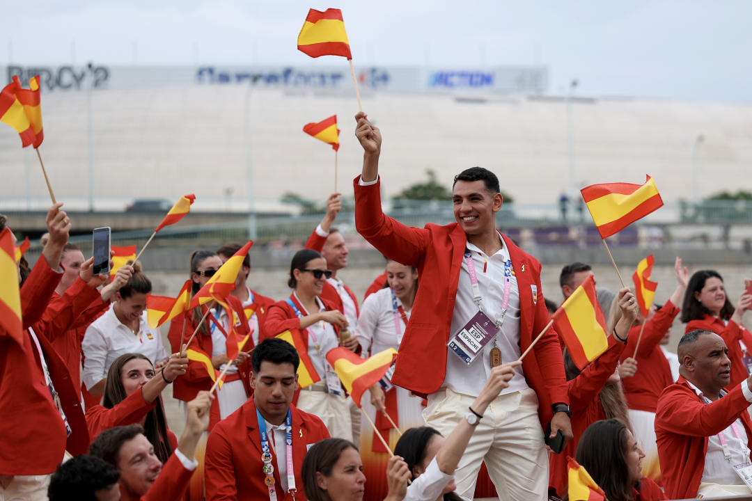 PARIS, FRANCE - JULY 26: Athletes of Team Spain wave their country's national flags prior to the opening ceremony of the Olympic Games Paris 2024 on July 26, 2024 in Paris, France. (Photo by Naomi Baker/Getty Images)