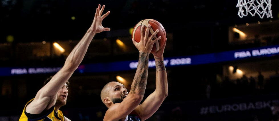 La France a remporté son troisième succès de suite dans l'EuroBasket.  - Credit:MARIUS BECKER / DPA / dpa Picture-Alliance via AFP