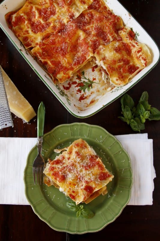 <strong>Get the <a href="http://www.bellalimento.com/2011/11/02/eggplant-lasagna-lasagne-con-melanzane/" target="_blank">Eggplant Lasagna Recipe </a>from Bell'alimento</strong>