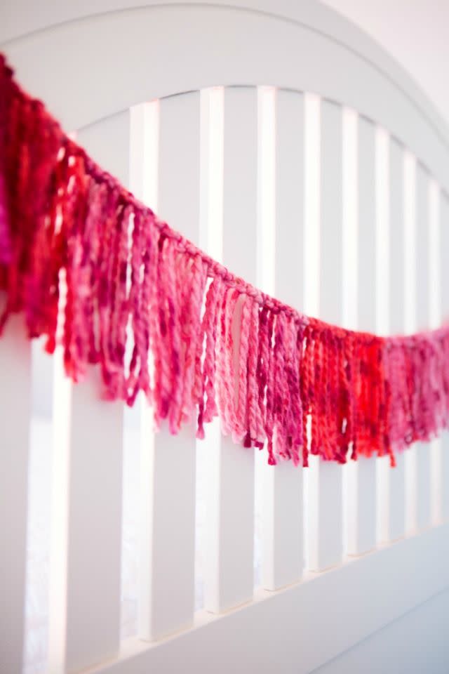 47) Simple Yarn Garlands