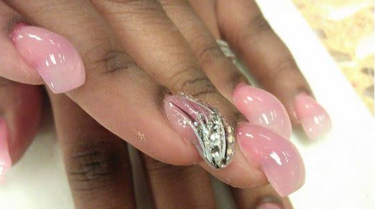 Bubble nails', la nueva tendencia de manicura que arrasa en la Red