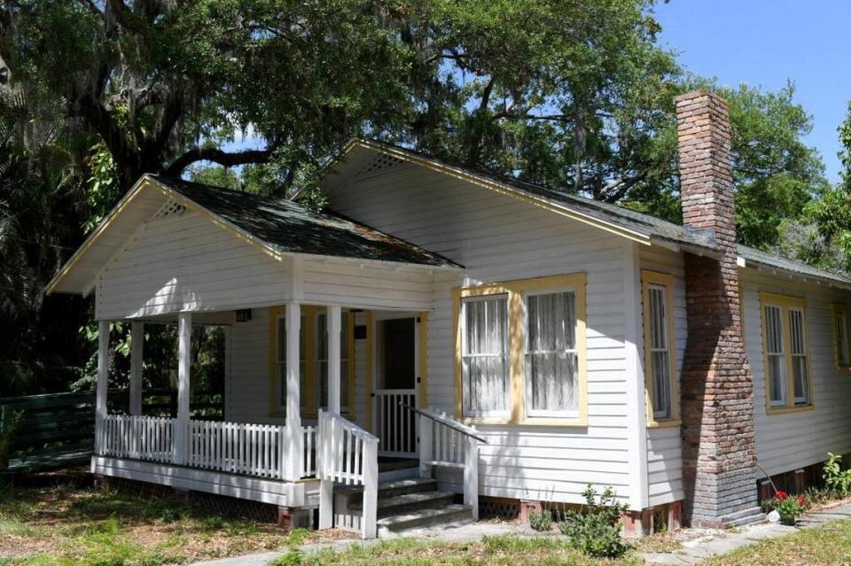 The non-profit Reflections of Manatee has completed renovations of three historic Curry homes in what is called the “Curry Houses Historic District,” on Fourth Avenue East, between 14th and 12th streets east in Bradenton.