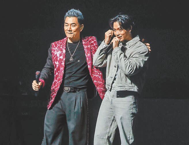 任賢齊（左）16日邀高爾宣擔任演唱會嘉賓。（粘耿豪攝）