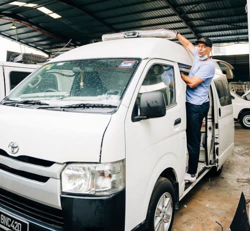 Altimet donates his van for it to be used as an ambulance but it needs to be adequately equipped first 