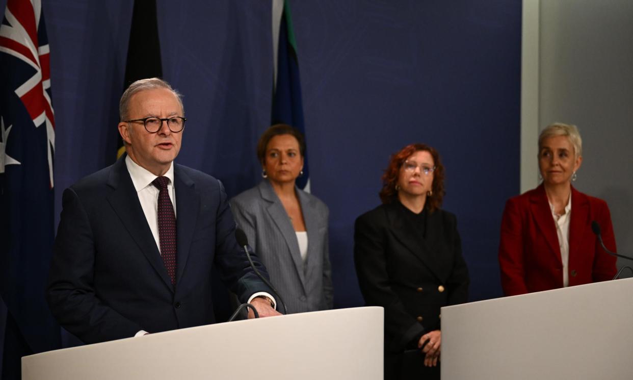 <span>Prime minister Anthony Albanese, federal ministers Amanda Rishworth and Michelle Rowland and sexual violence commissioner Micaela Cronin. A ‘leaving violence payment’ has been announced by the PM.</span><span>Photograph: Dean Lewins/AAP</span>
