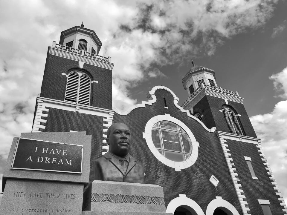 <p>A memorial to Martin Luther King, Jr., outside the historic Brown Chapel church in Selma, Ala. (Photo: Holly Bailey/Yahoo News) </p>