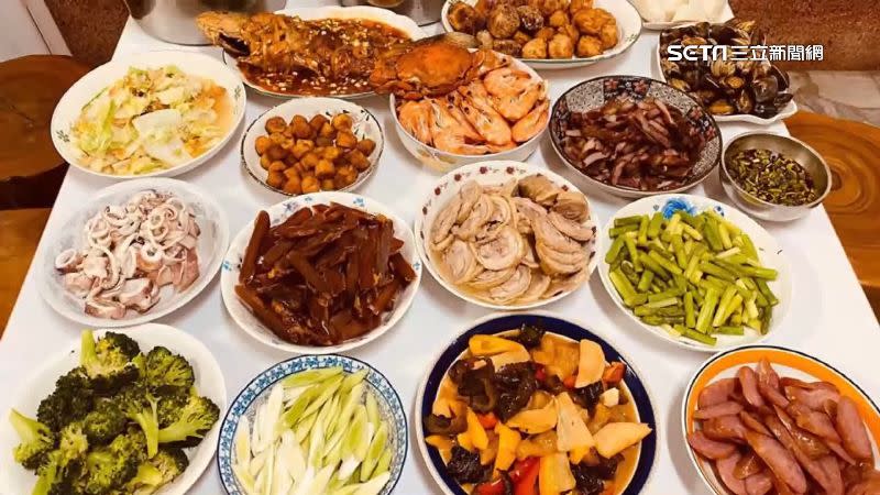 農曆新年期間，家家戶戶都會準備豐盛的年菜。（示意圖／資料照）