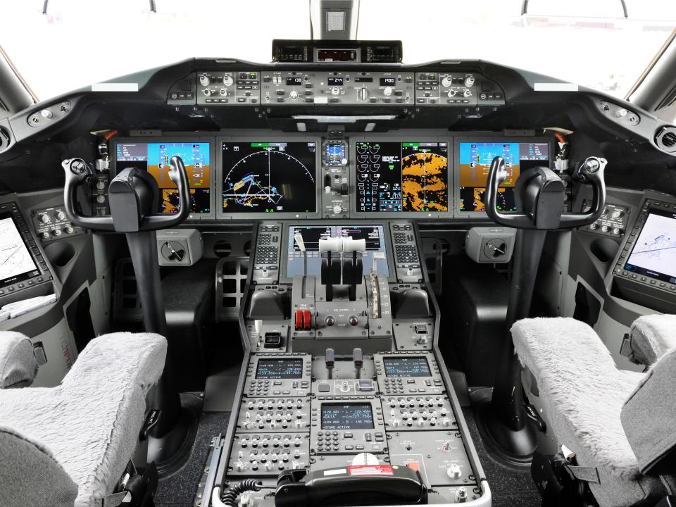 Boeing 787 Dreamliner cockpit