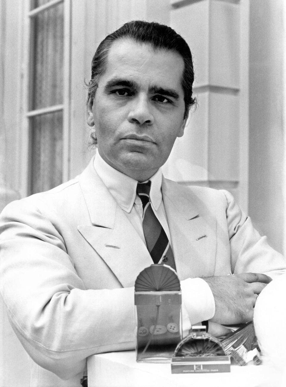 Karl Lagerfeld poses during the presentation of his "KL" fragrance in Hamburg, Germany, on July 29, 1982.