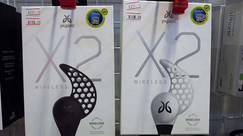 The Jaybird X2 Wireless earbuds are going at S$188 (U.P. S$229, according to the booth). This offer can be found at Suntec Hall 602, Booth 6483.