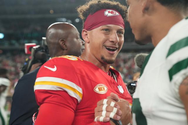 WATCH: Chiefs QB Patrick Mahomes hits Noah Gray for long TD vs. Jets