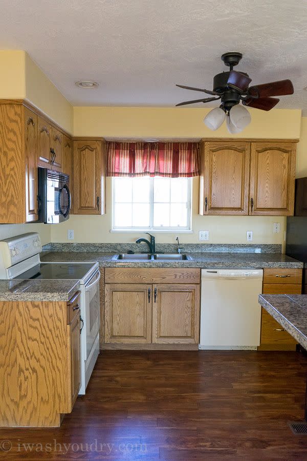 14 Times White Kitchen Cabinets Transformed A Space