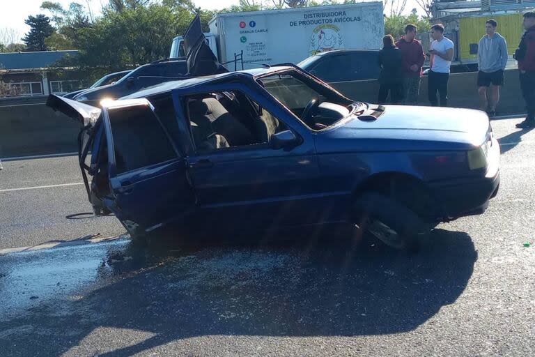 Dos niños y su madre trasladados a centros sanitarios tras chocar su auto contra el guardarraíl en la General Paz