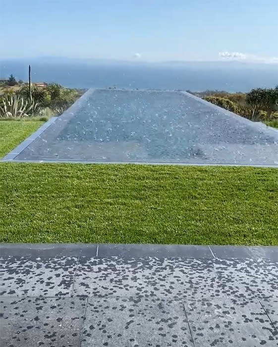 6-ellen-degeneres-house-pool